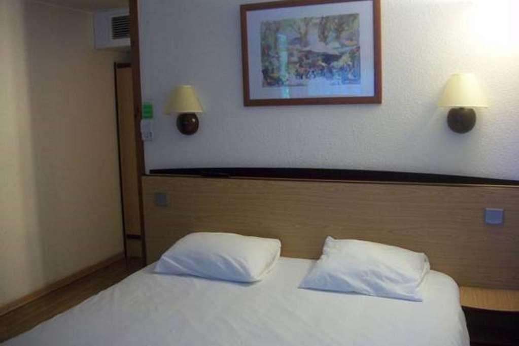 Kyriad Tarbes Bastillac Ruang foto